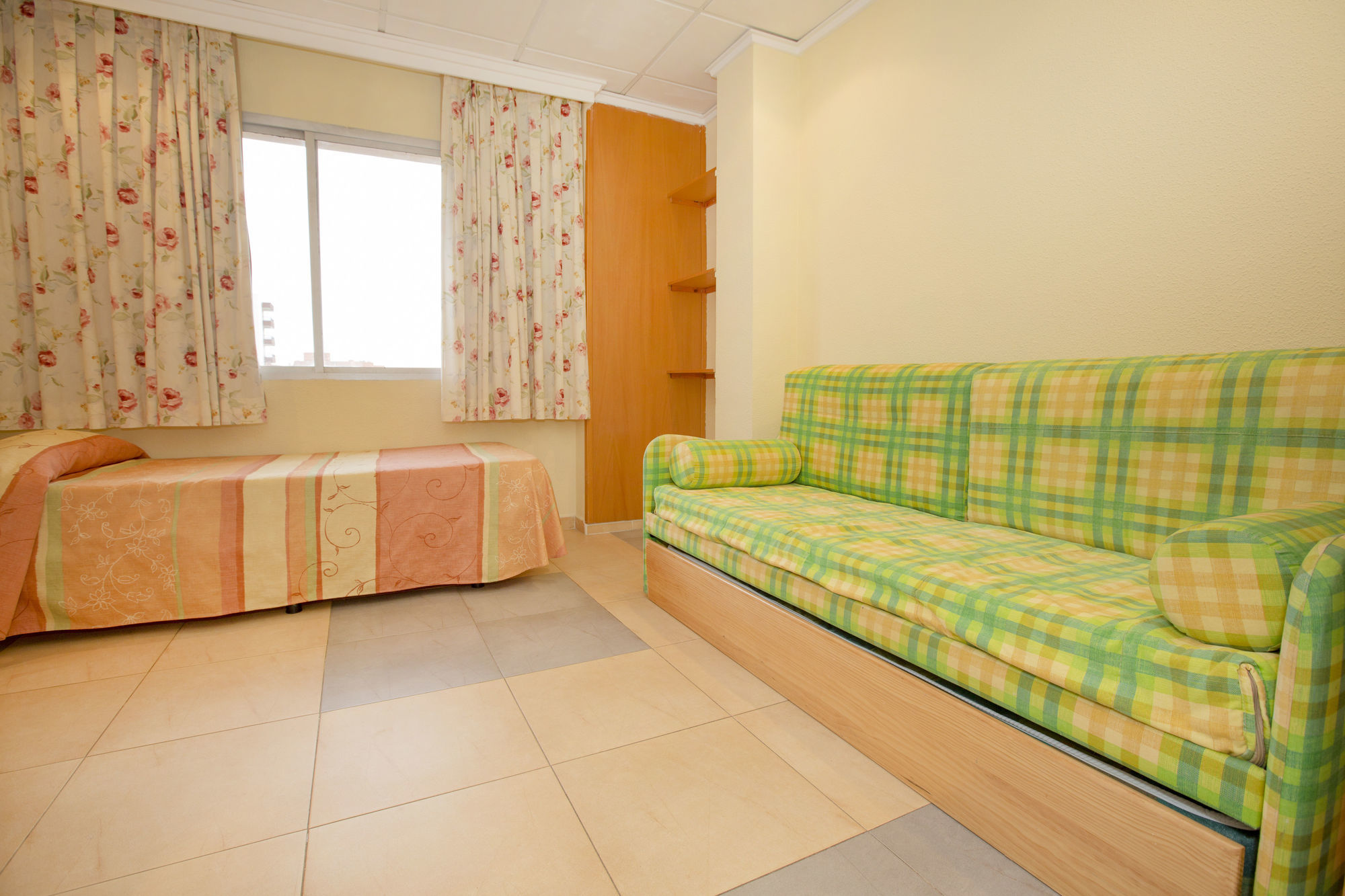 גאנדיה Hotel Tres Anclas מראה חיצוני תמונה