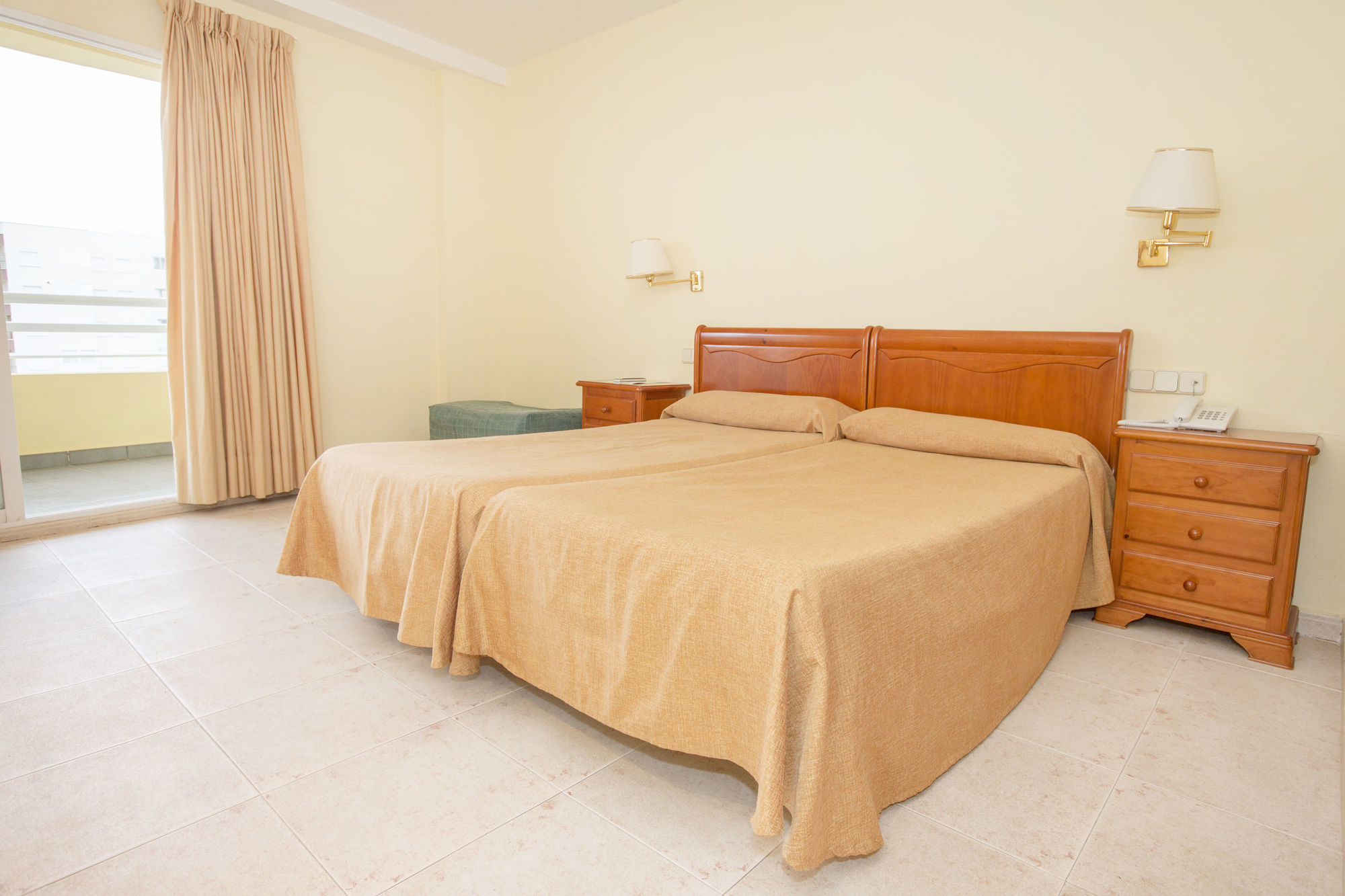 גאנדיה Hotel Tres Anclas מראה חיצוני תמונה
