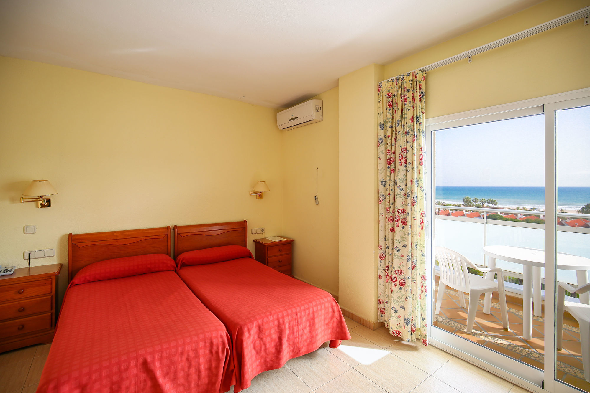 גאנדיה Hotel Tres Anclas מראה חיצוני תמונה