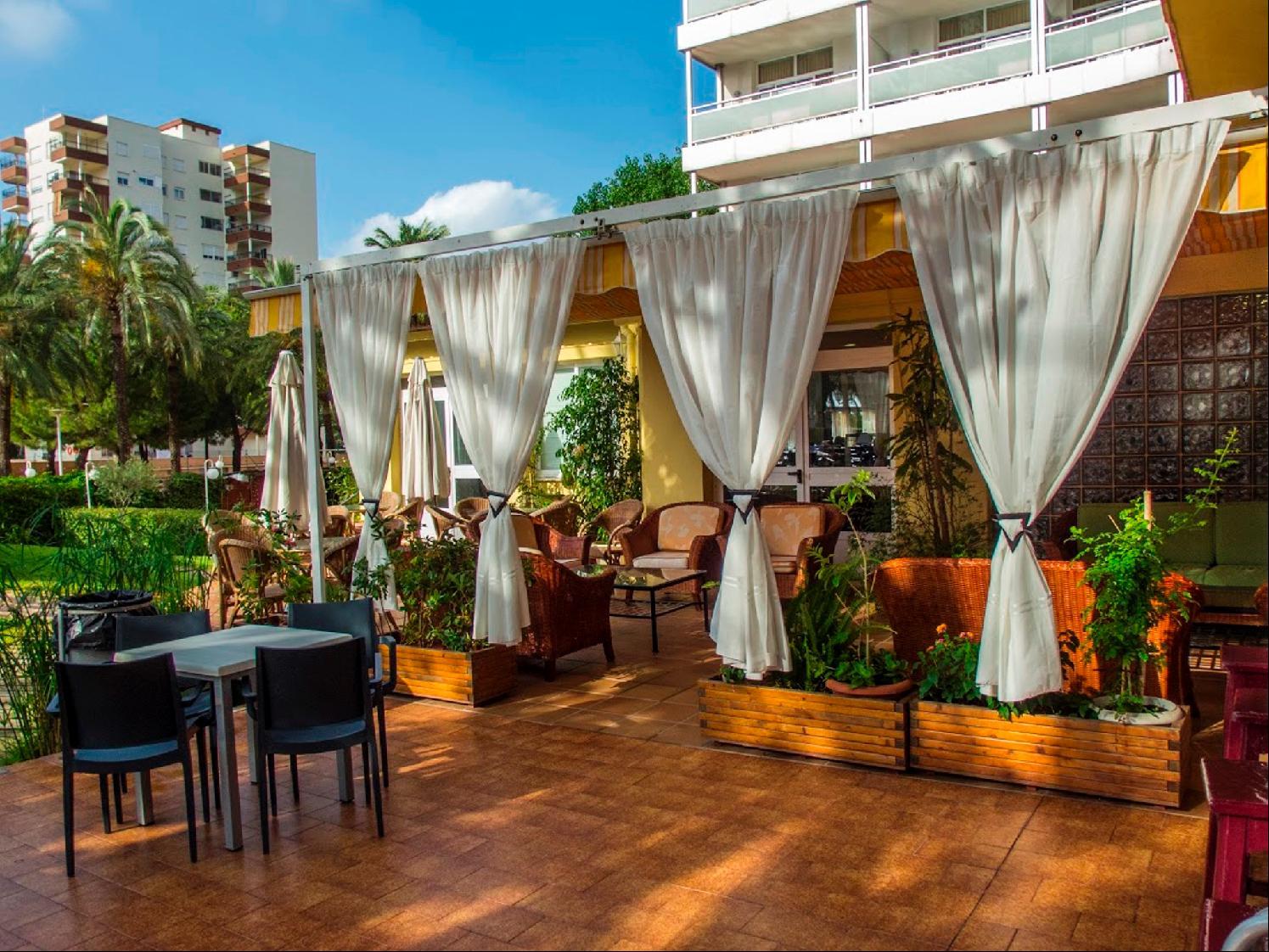גאנדיה Hotel Tres Anclas מראה חיצוני תמונה