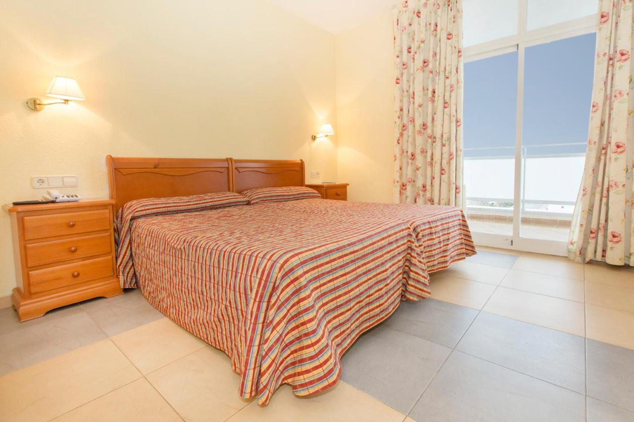 גאנדיה Hotel Tres Anclas מראה חיצוני תמונה